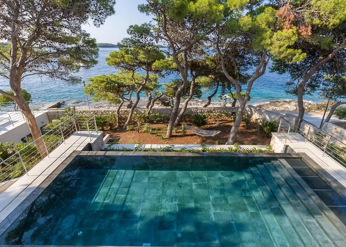 Magnificent Seafront 10 Bedrooms Pakleni View Вілла *