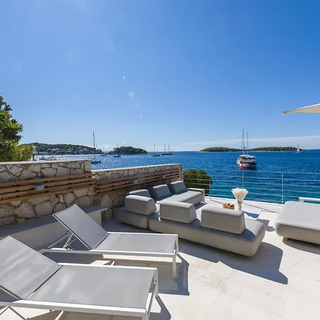 Pakleni View Villa: Seafront Splendor With Infinity Pool