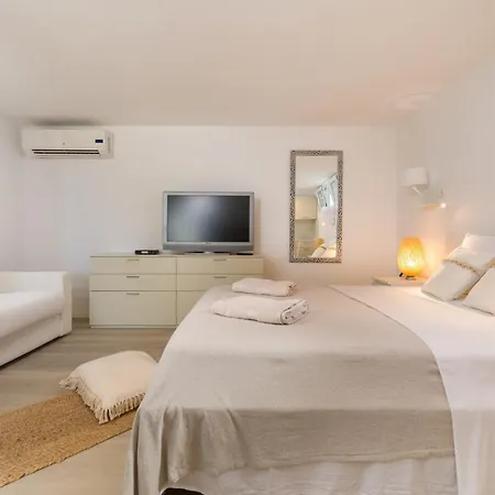 Villa Pakleni View Villa: Seafront Splendor With Infinity Pool Hvar Town
