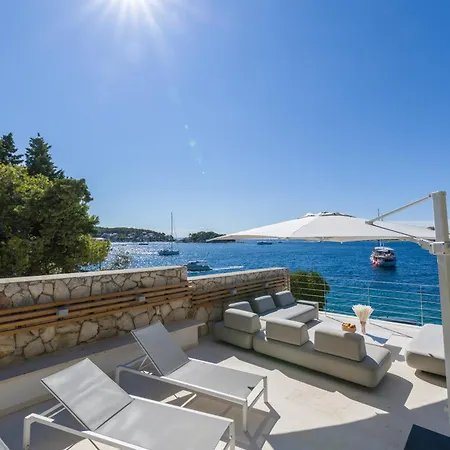 Pakleni View Villa: Seafront Splendor With Infinity Pool Villa *