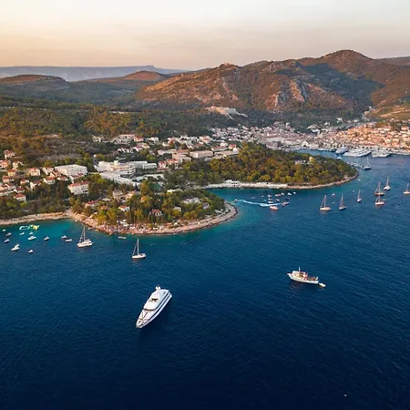 Magnificent Seafront 10 Bedrooms Pakleni View *