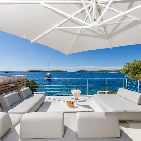 Magnificent Seafront 10 Bedrooms Pakleni View Вілла *