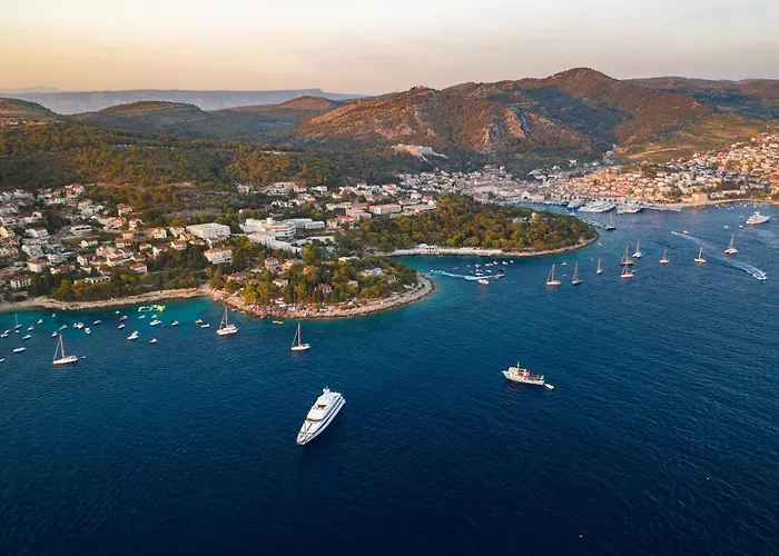 Magnificent Seafront 10 Bedrooms Pakleni View *